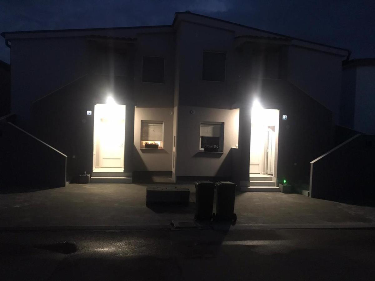 Apartman Petra 1 Vir Exterior foto