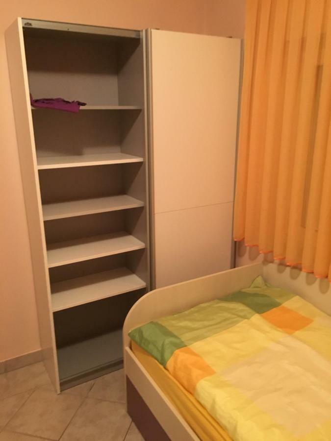 Apartman Petra 1 Vir Exterior foto